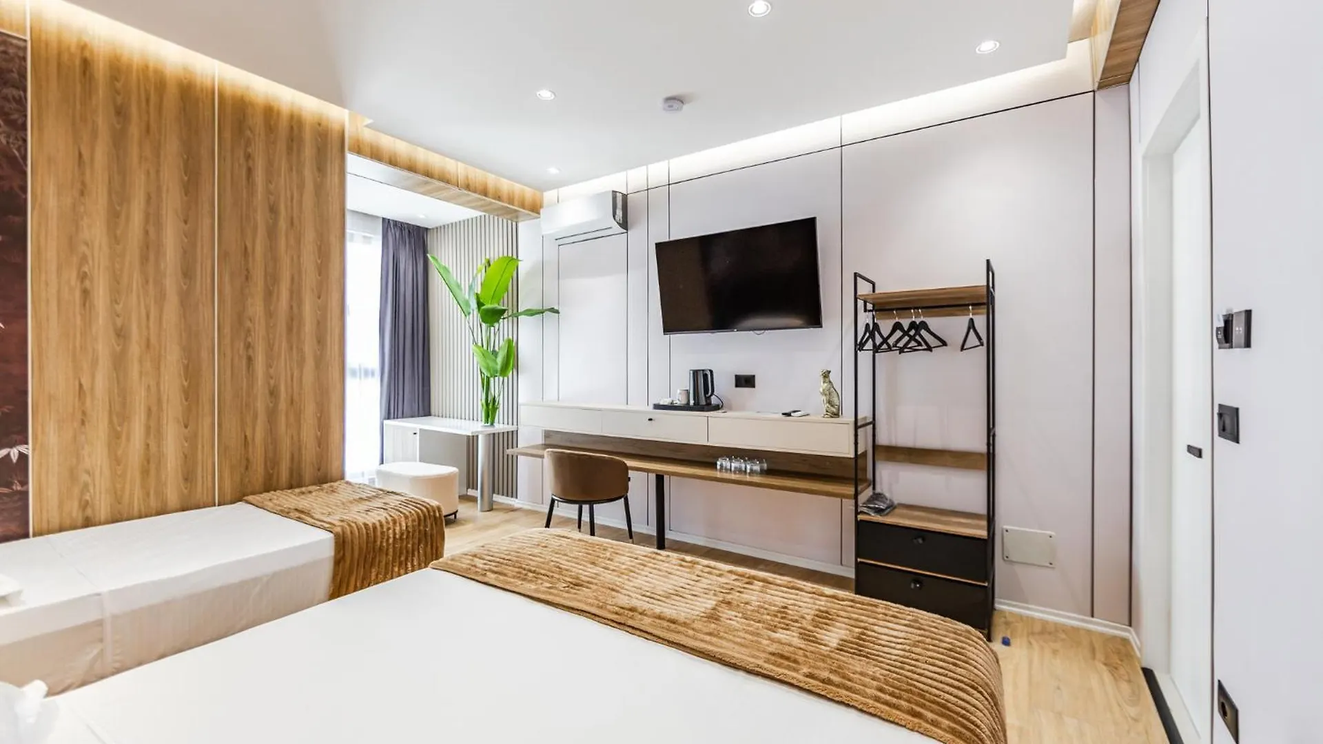Verona Boutique Hotel Durres 4*,  Albania