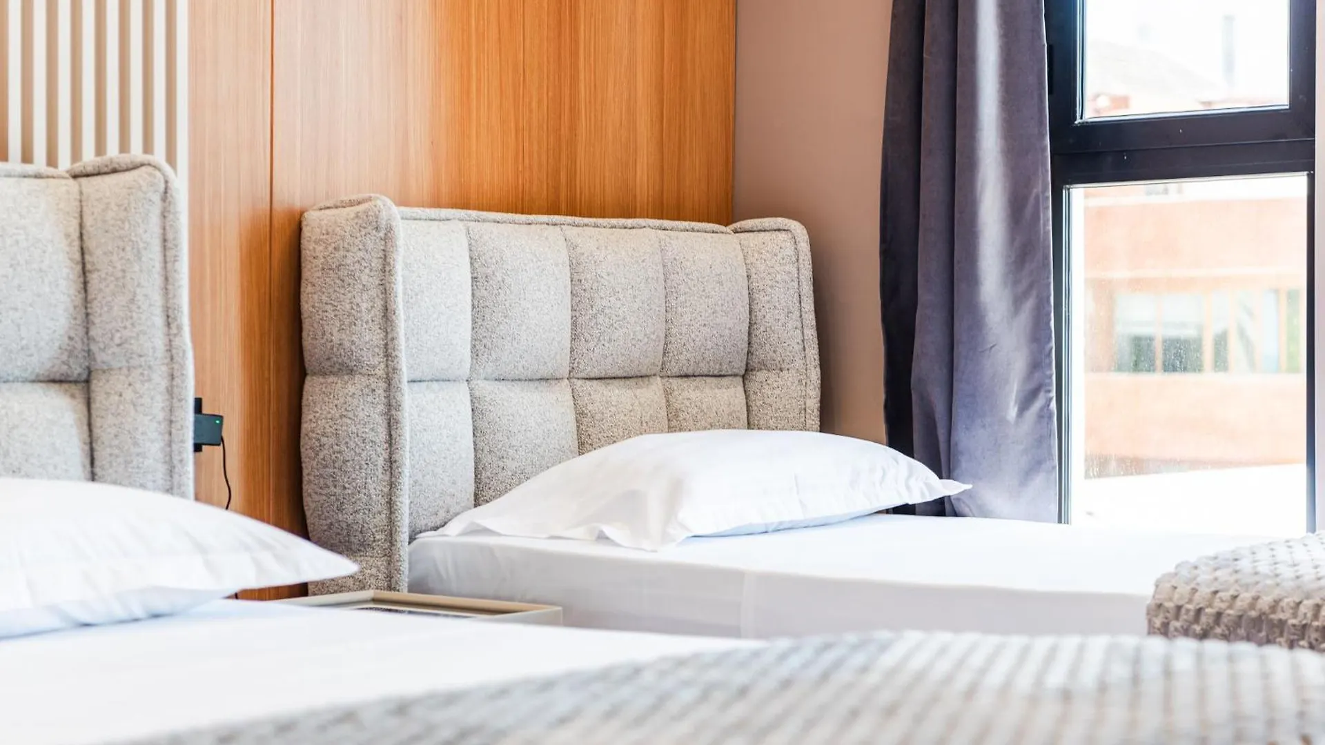 Verona Boutique Hotel Durres 4*,